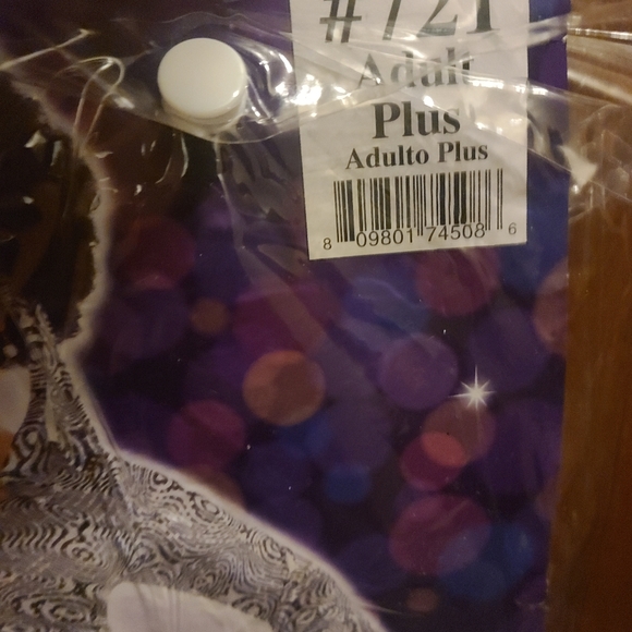 Halloween costume - Picture 2 of 2